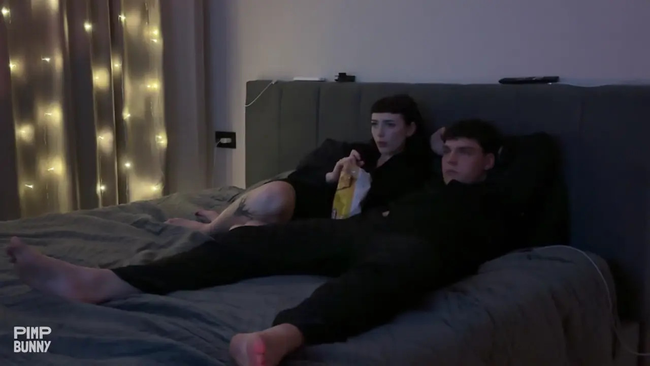 WildTwins' Movie Night Ends With A Facial