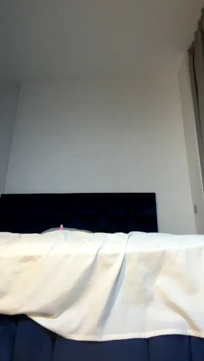 Yoyowooh Bends Over To Masturbate