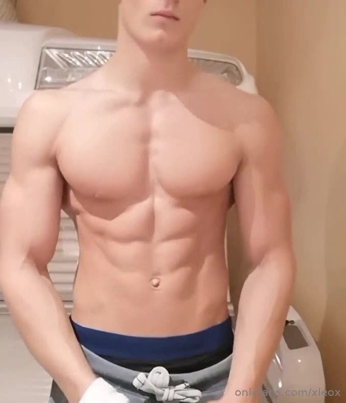 Embarassed Voyeur [ pantsed_dude ] - I’ve been bad 😈 I need to be punished.