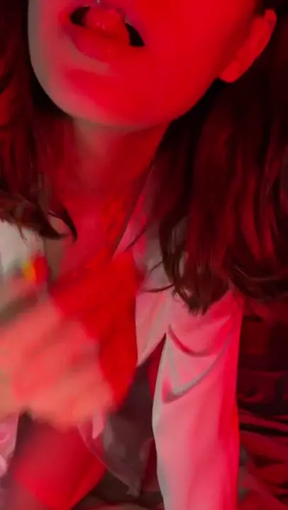 MurkaMeow Melts Ice On Her Hot Sexy Body