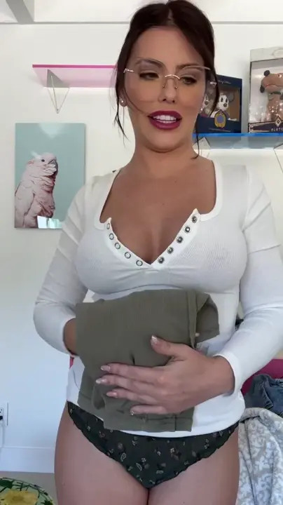 Adriana Chechik Squirts in Hot Solo Play