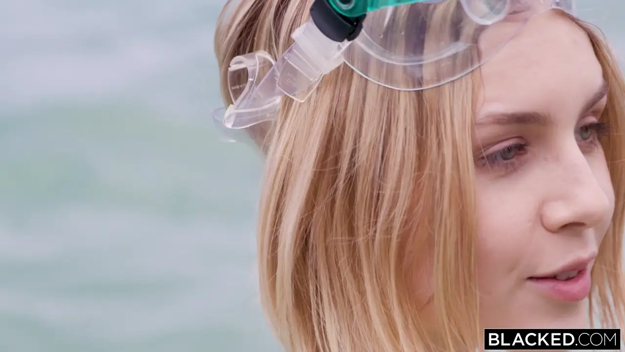 Uncut Raw Moments of Alecia Fox's Blonde Passion in Nature  