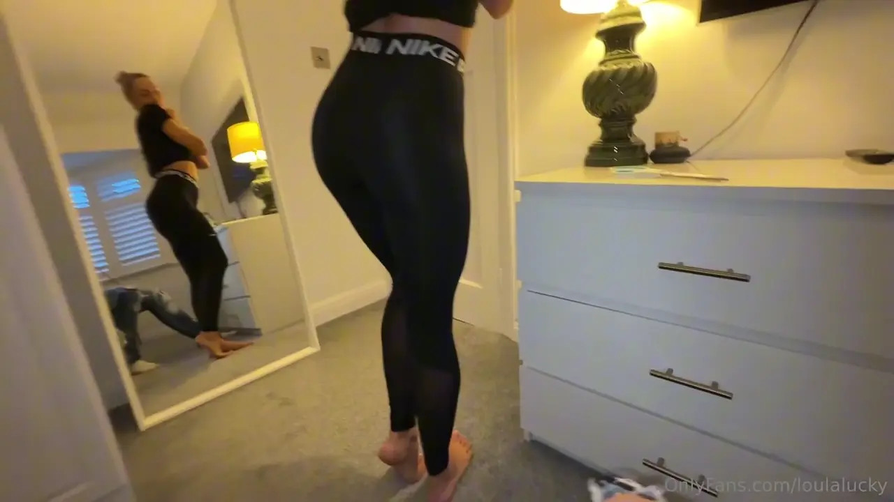 LoulaLucky Enjoying Backshots In Ripped Leggings