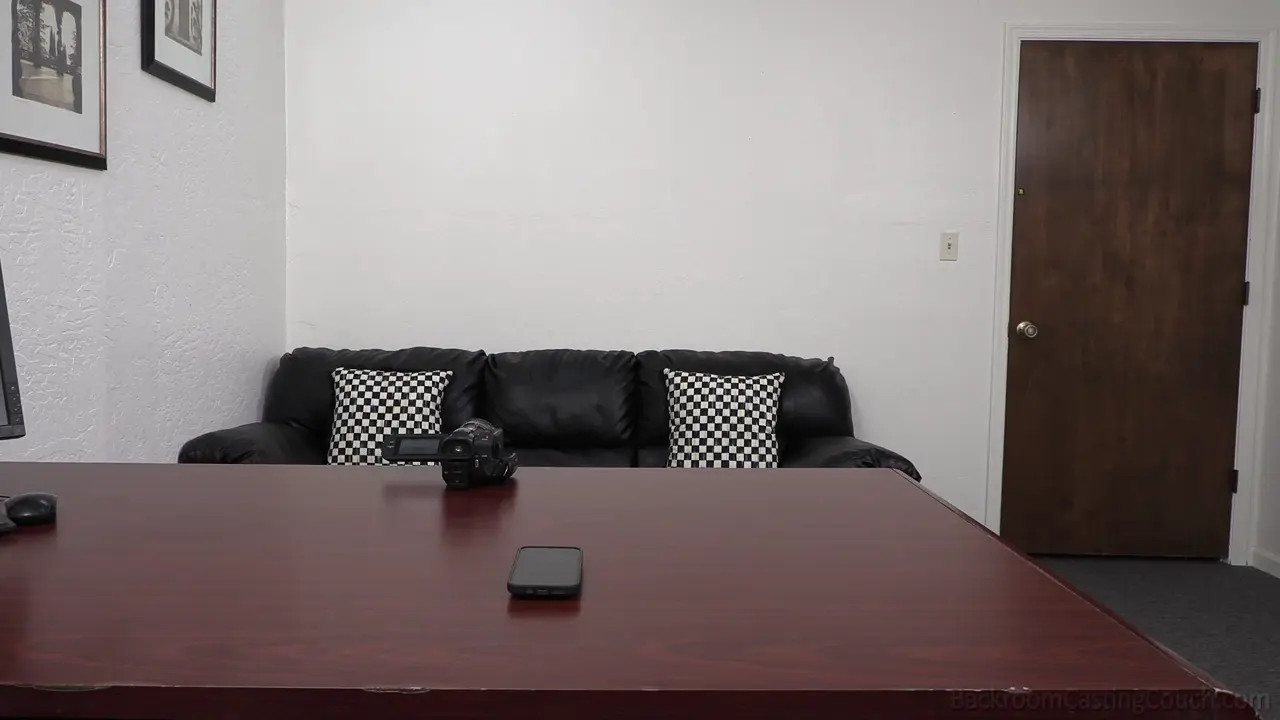VioletRayOfficial’s First Anal Casting