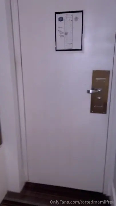 TattedMamii's Hotel Sex Tape With Her BF