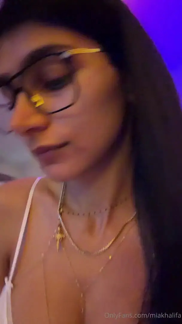 Mia Khalifa 21min Seductive Play Video Leaked