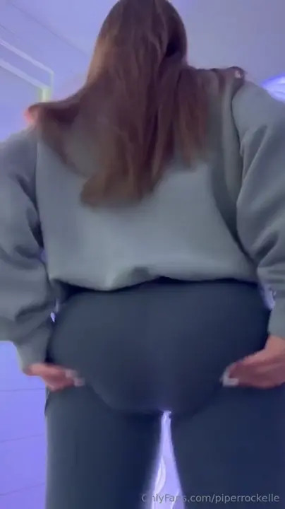 Piper Rockelle Flaunts Her Tits & Ass