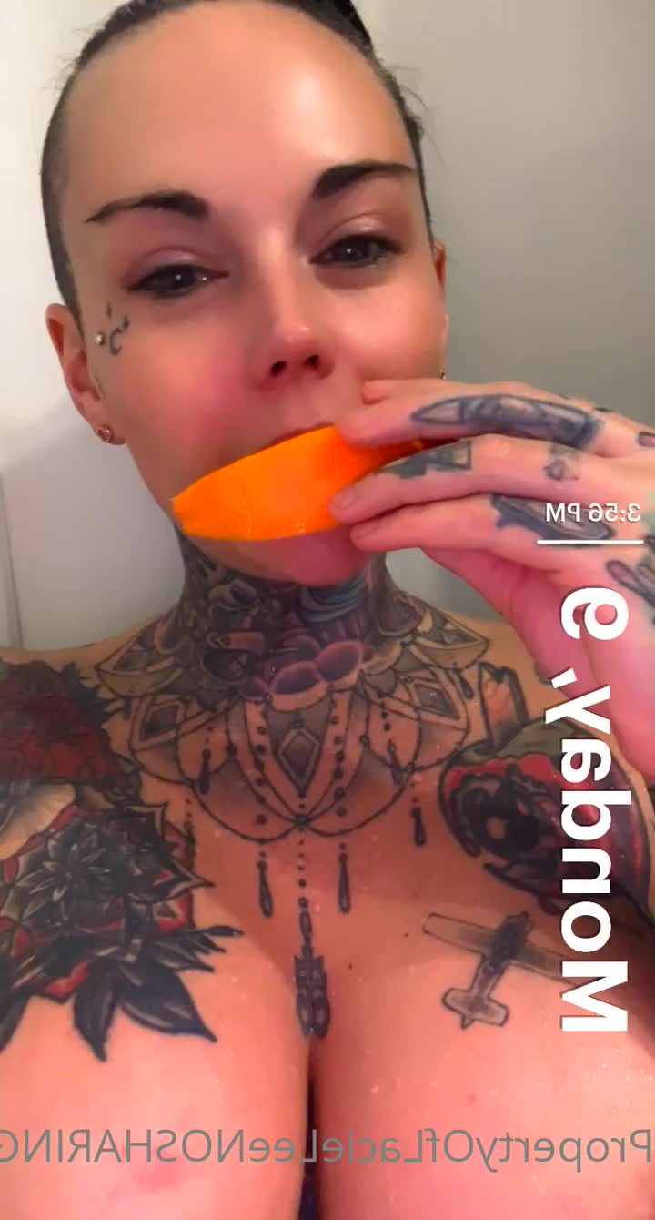 Ferdinand Diego VIP [ ferdinanddiegovip ] - Recibiendo el sol