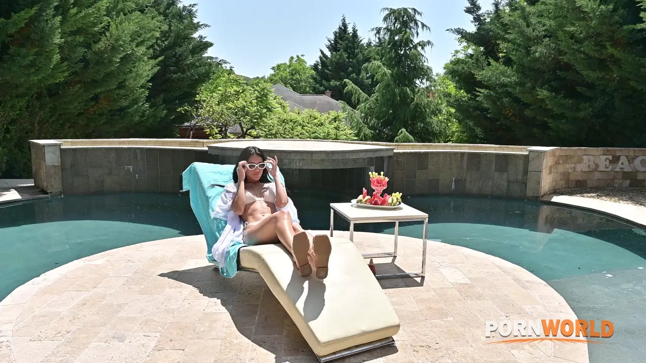 Carolina Guerrero And Lia Lin Share A Cock By the Pool