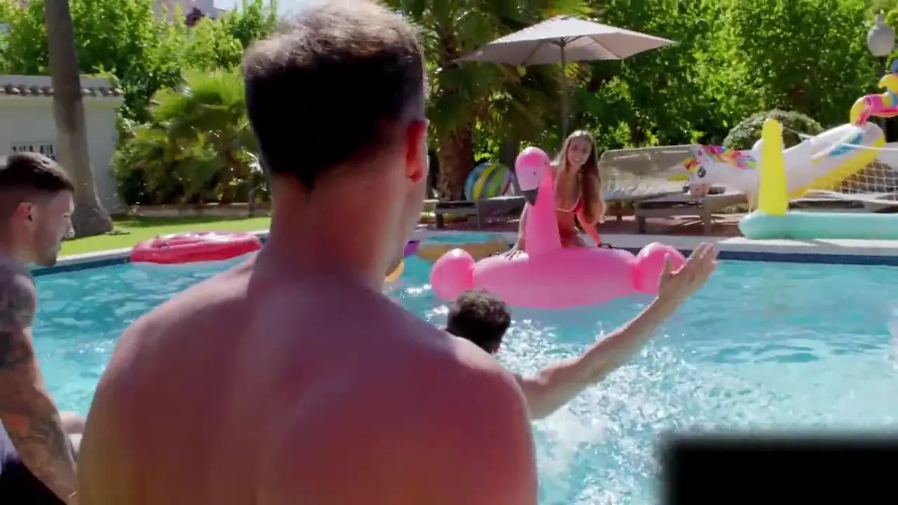 Lillian Phillips 9 Men Gangbang Video Leaked