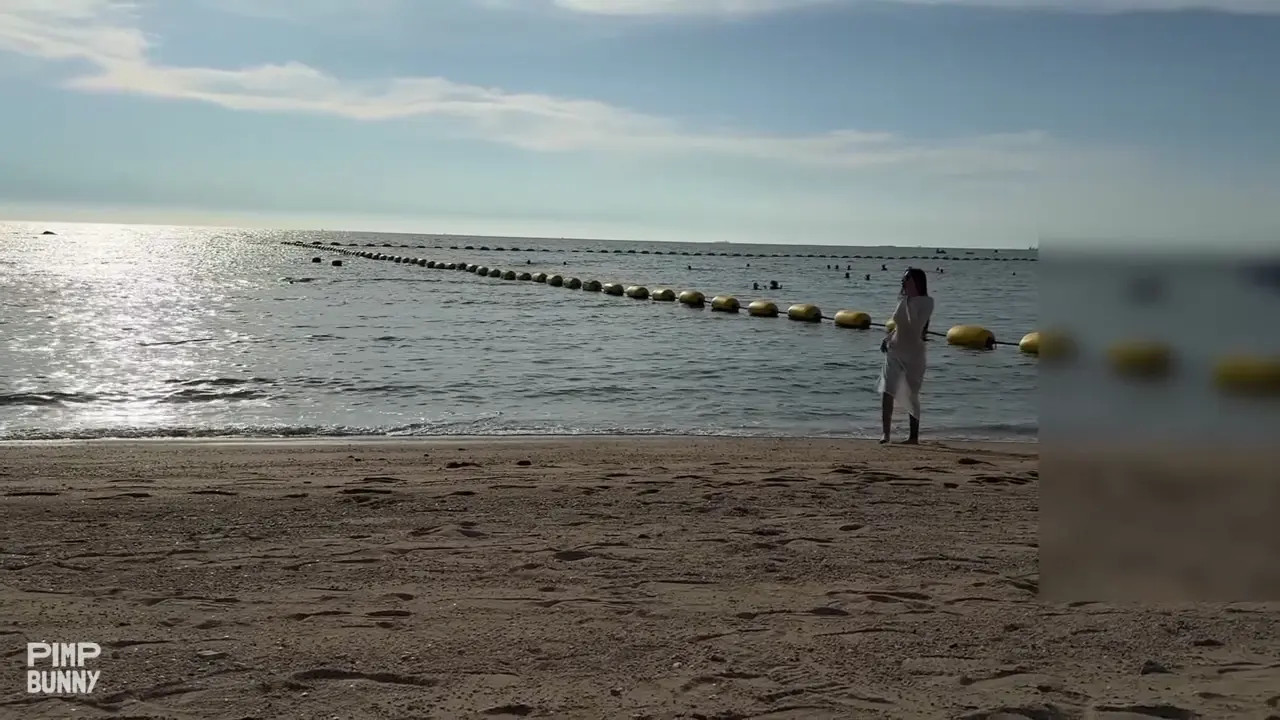 A Stranger On A Public Beach Gets Invited To Her Hotel