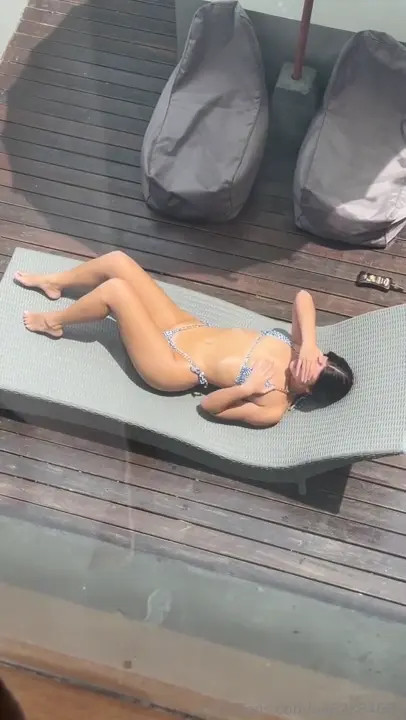 Minki_Minna Gets Banged By The Poolside