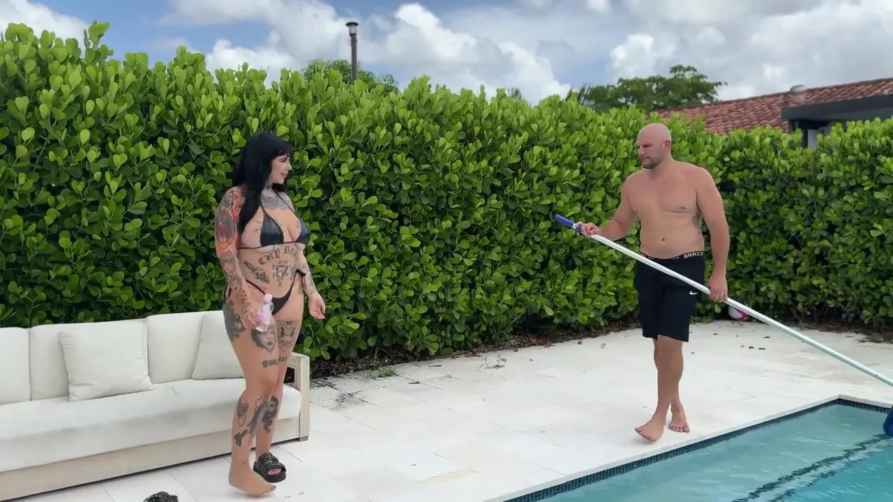 AngelSummer Gets Fucked Poolside By JMac