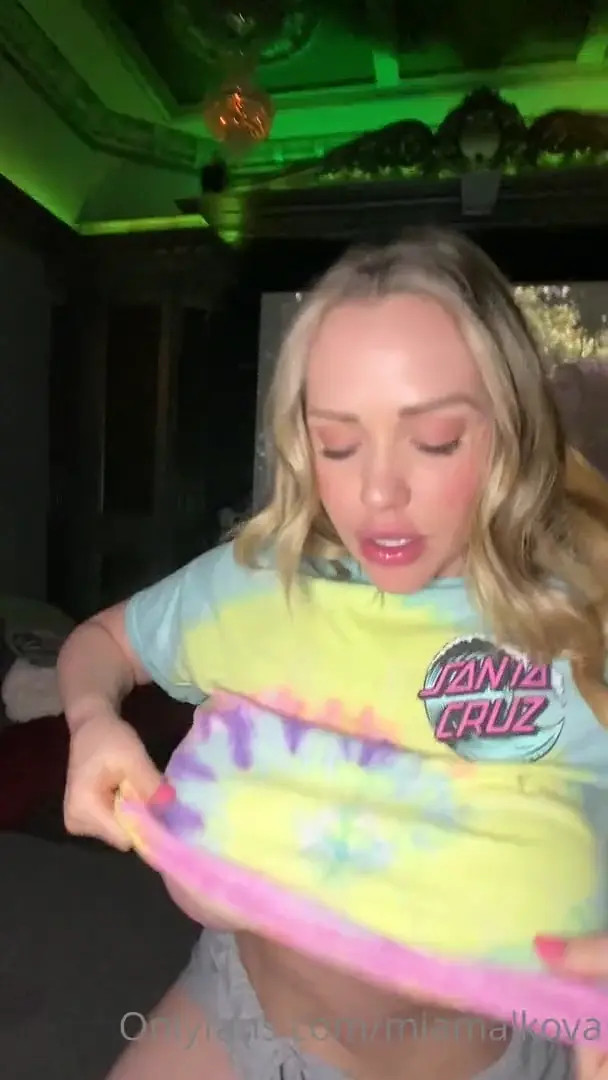 Mia Malkova Gets Fucked In Movie Theatre Video Leaked