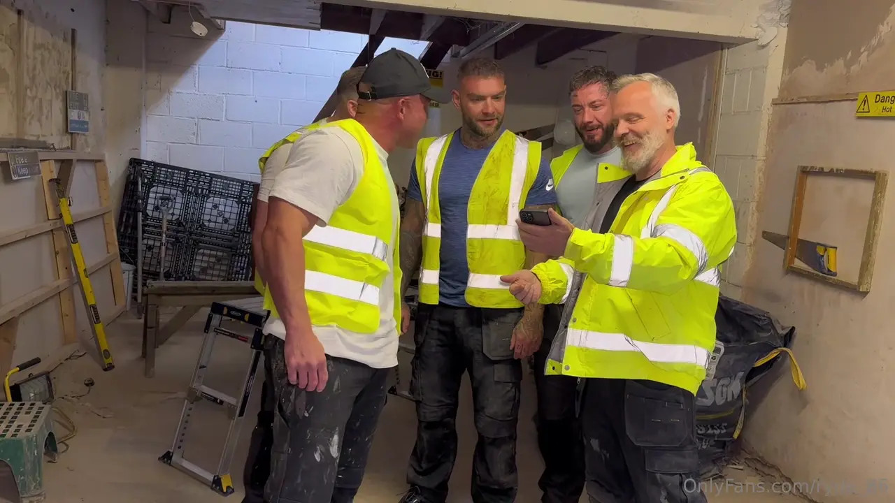 Bonnie Blue Gets Gangbanged By Builders
