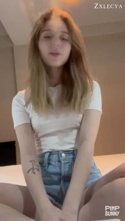 Stunning Zxlecya Rubbing Her Ass in Beautiful HD Exposed