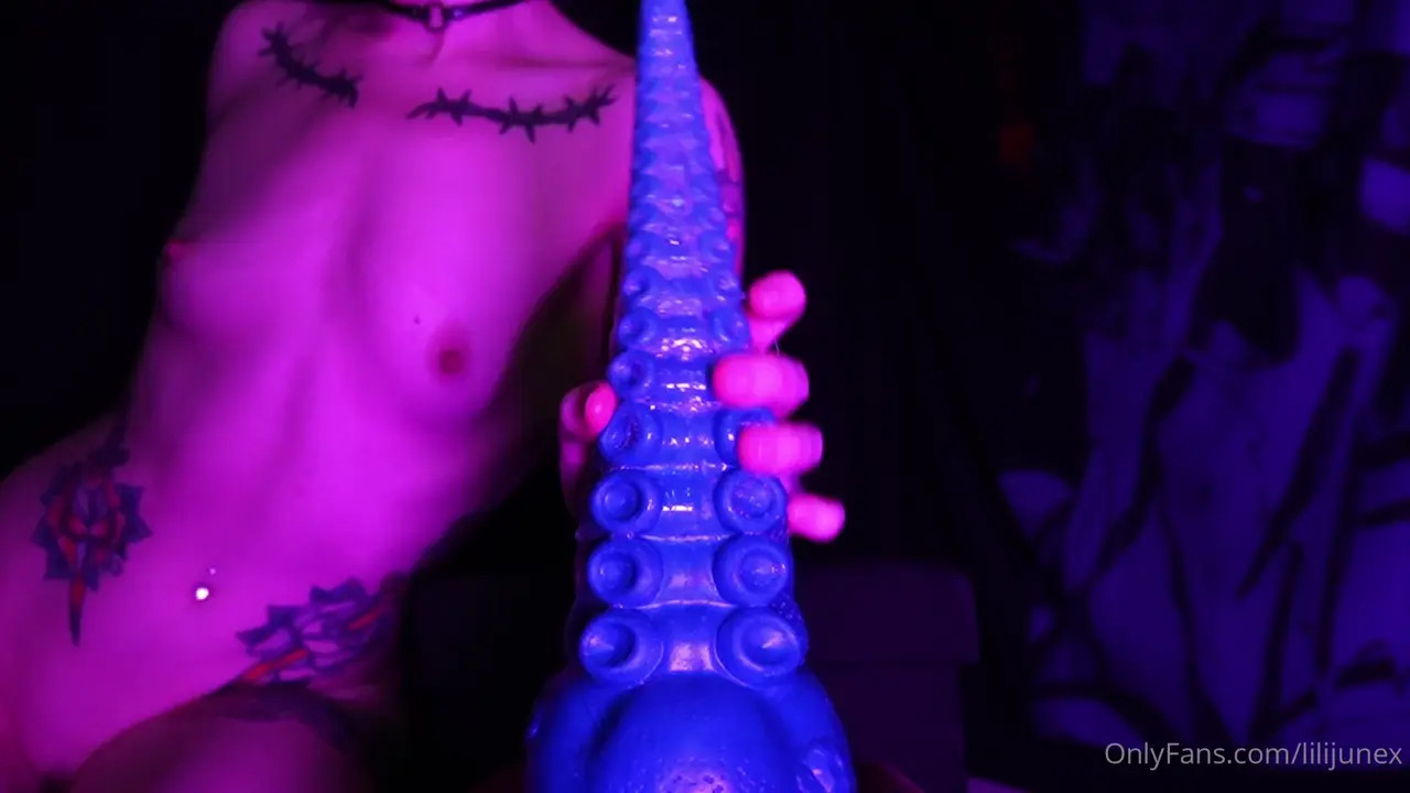 Intimate Tentacle Dildo Sessions with LiliJunex in High Quality  