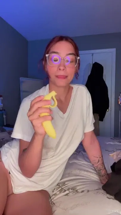 Ana Khalifa's Anal Masturbation With A Butt Plug