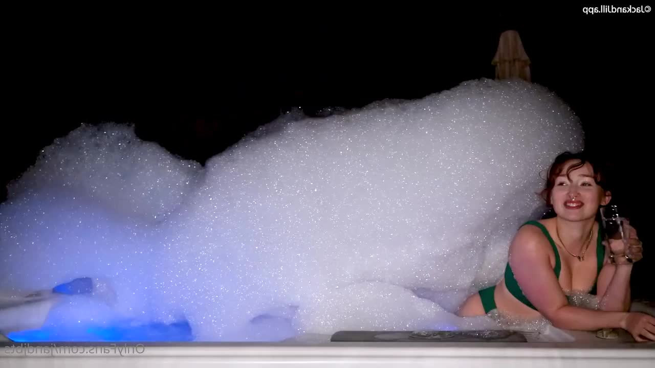 𝐏𝐎𝐏𝐏𝐘 𝐄𝐕𝐀𝐍𝐒 😈𝐓𝐇𝐑𝐄𝐄𝐒𝐎𝐌𝐄 𝐐𝐔𝐄𝐄𝐍 [ poppyevans ] - Que se sienta el verano - ePornLeak