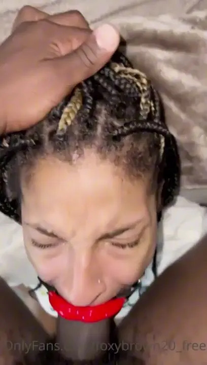 Foxy Brown Gives BJ And Gets Her Face Full Of Cum