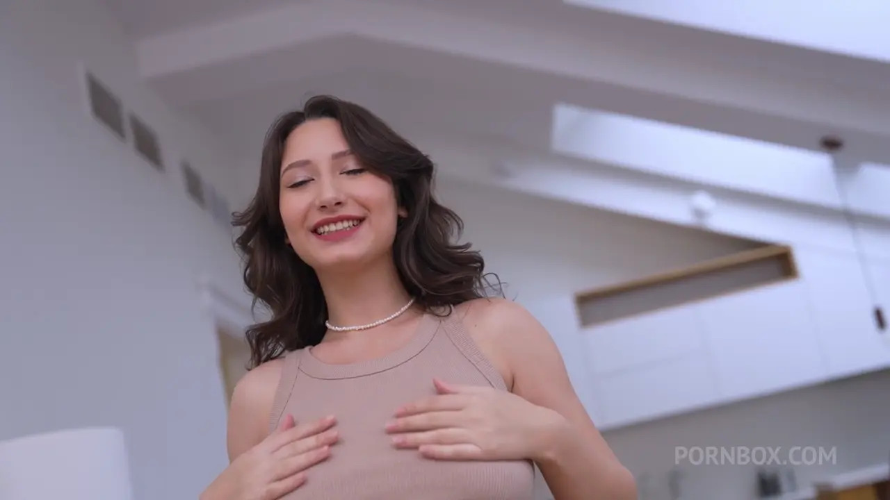 Lola Bredly's Tight Asshole Gets Stretched