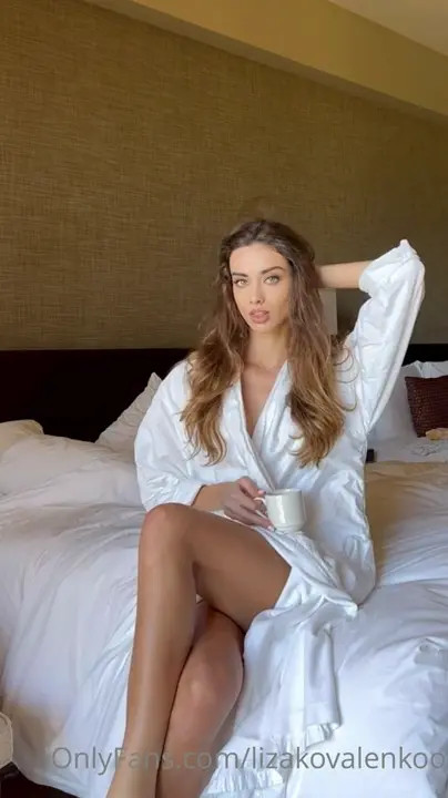 Exclusive Liza Kovalenko Bedroom Posing in 4K Uncut  