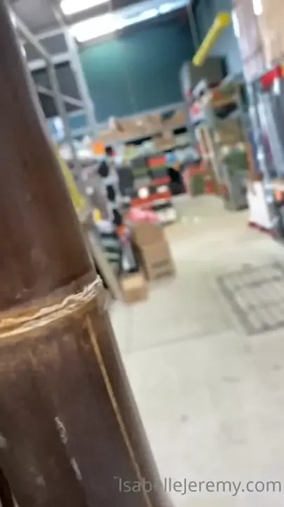 Isabelle Eleanore's Risky Blowjob In A Warehouse