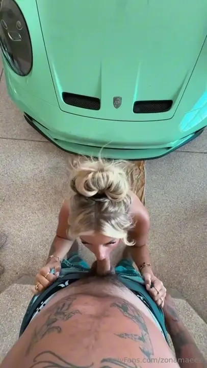 Zonamaeee's Quickie In The Garage