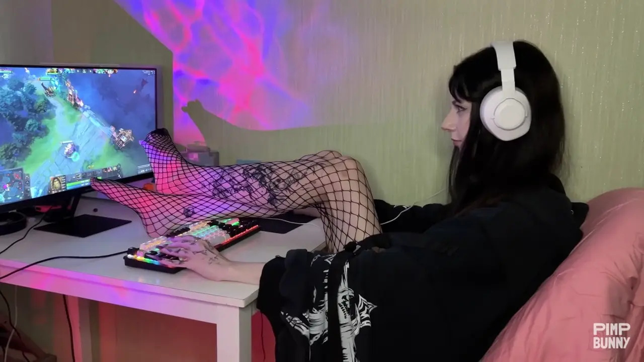 redgrxve Exposed in 4K with Adorable Goth Moments Uncovered  