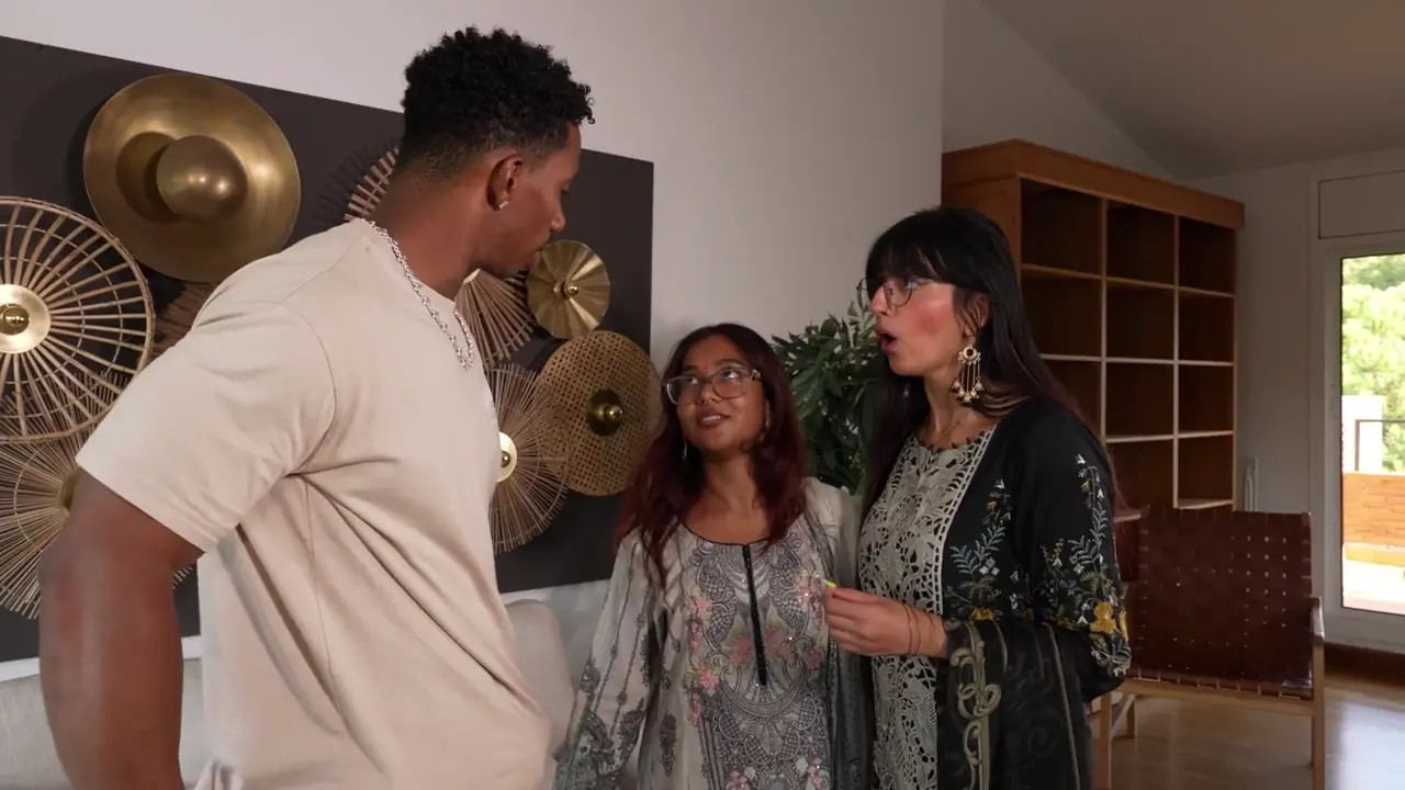 Aaliyah Yasin & Mia Z Take The Same BBC At Different Times