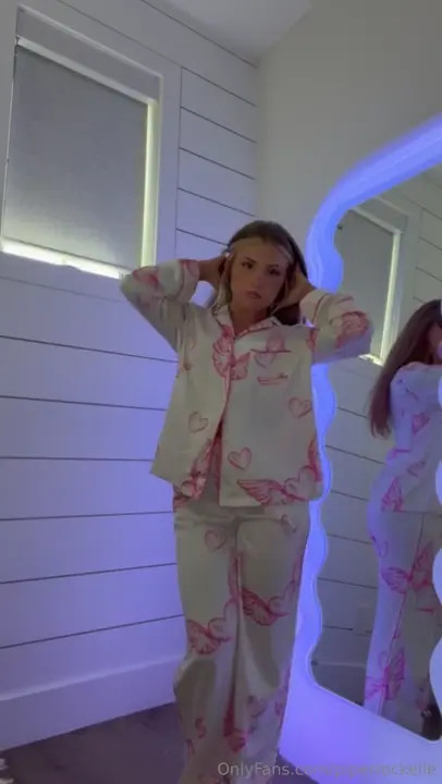 Piper Rockelle Teases After Taking Off Her Pajamas