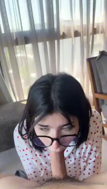 Zoe Is The Princess Starts The Day By Sucking Her Master’s Dick
