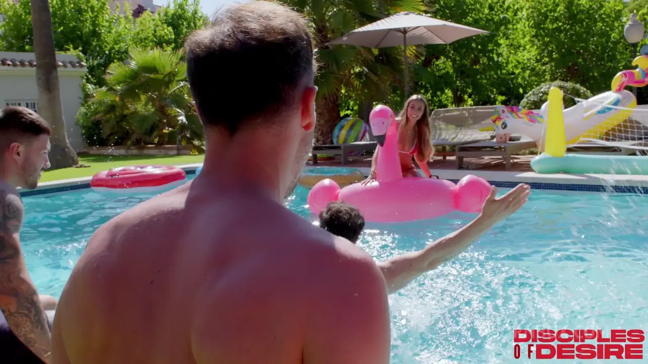 Lily Phillips Takes Multiple Loads In A Blowbang