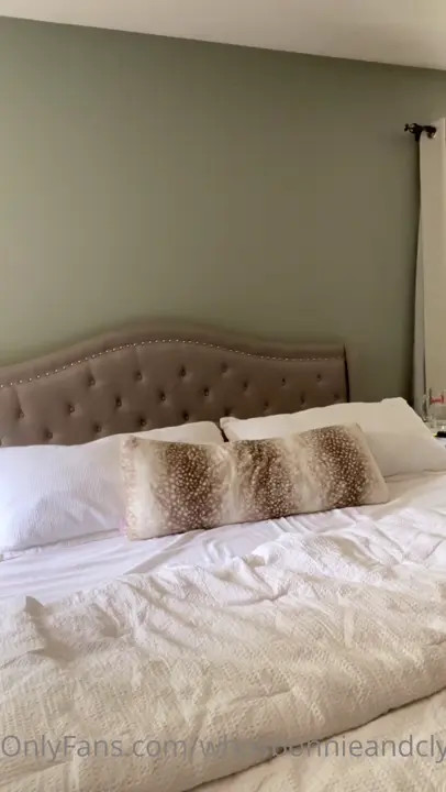 Whosbonnieandclyde Gives A Blowjob & Rides A Cock