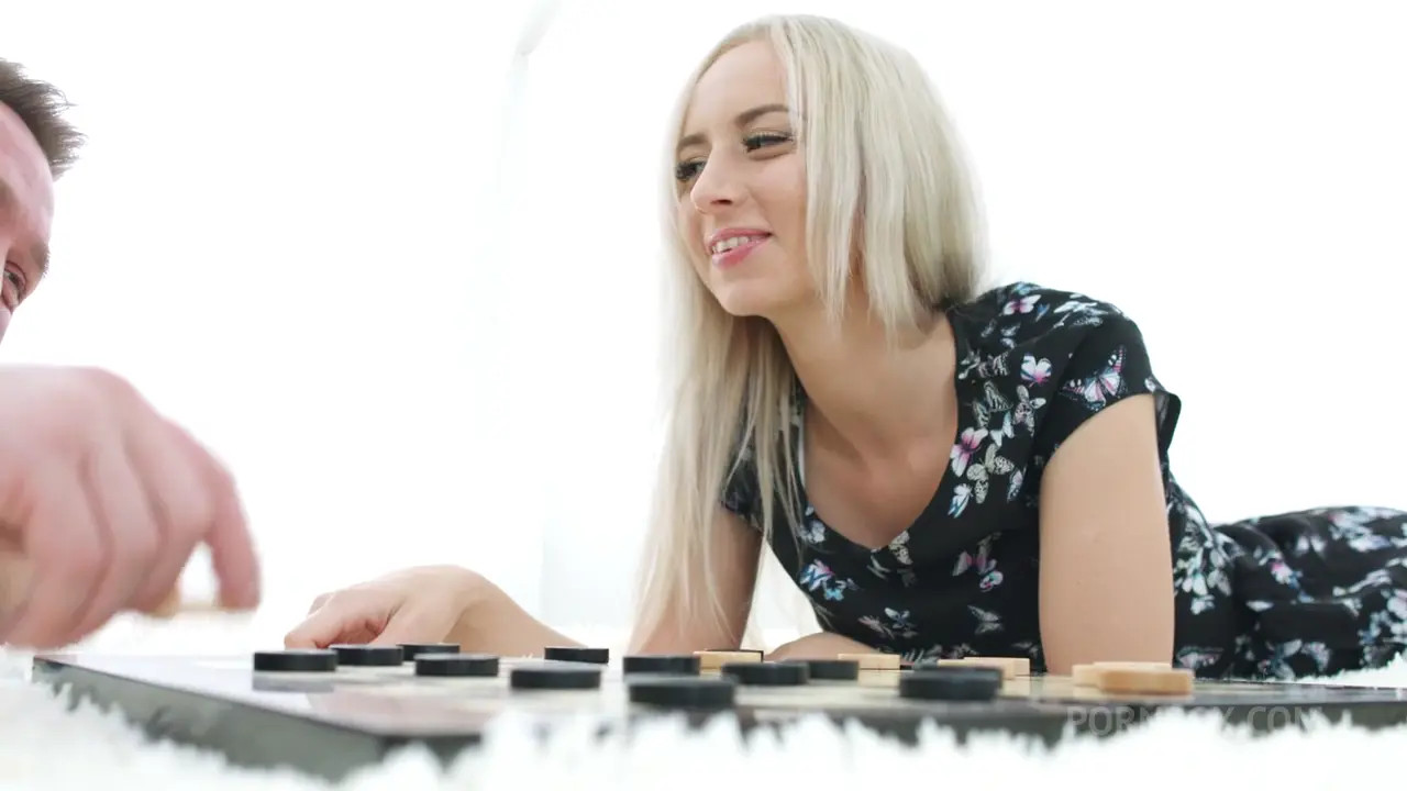 Stefy Shee Goes From Playing Checkers To Taking Anal Fucking
