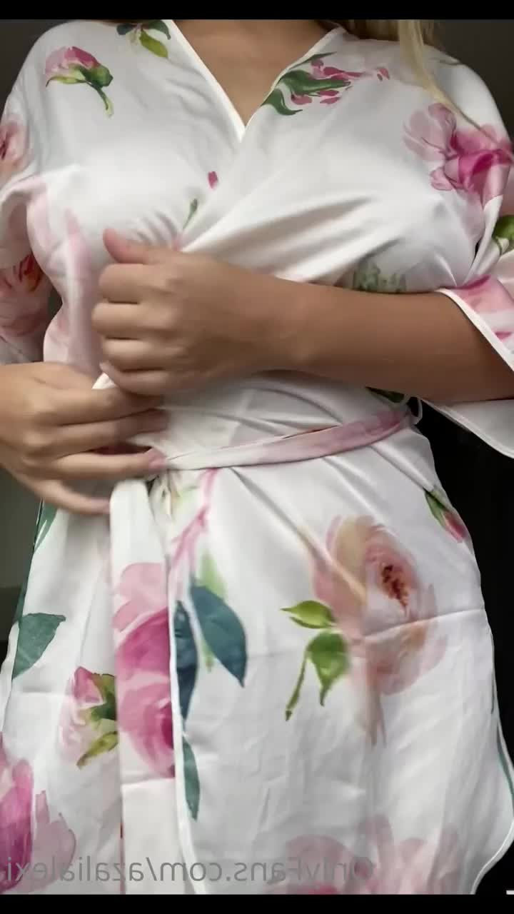 JigglyNJuicy - thinking about your big thick cock inside my mouth