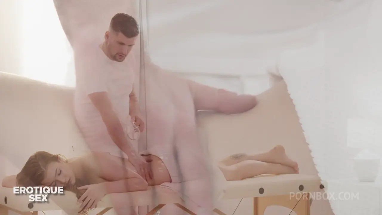 OliviaSpark's Oily Massage Ends With Happy Ending