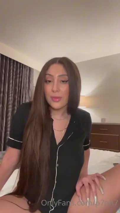 P7Oh7 Caresses Her Big Tits