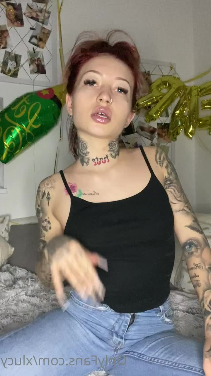 Lucy Scott [ xlucy ] - Purple toes - ePornLeak