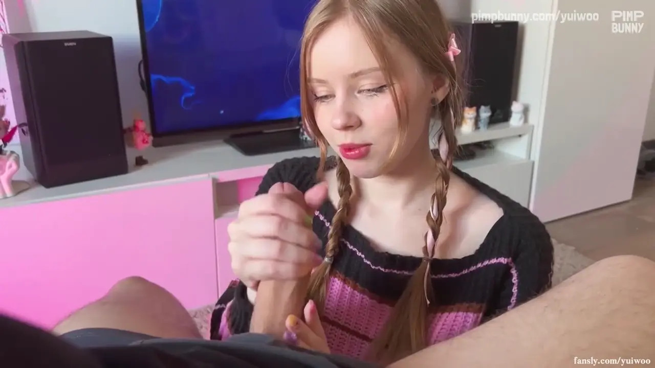 Cute Yuiwoo Captivates with Blowjob in an Exclusive Leak