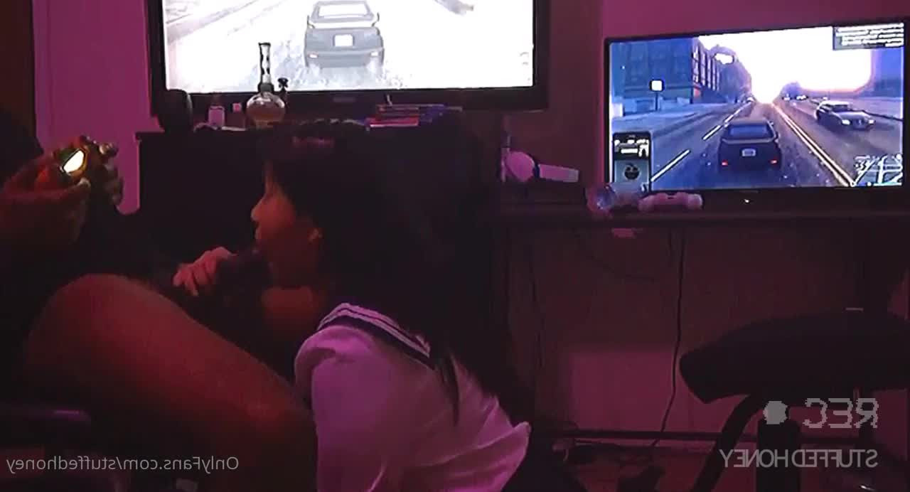 Giu Hellsing [ giuhellsing ] - Big bouncing boobs - ePornLeak