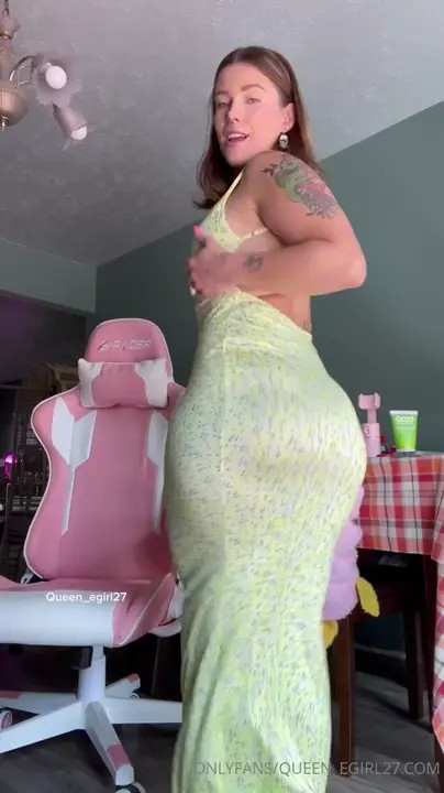 Queen Egirl Masturbates While Sitting In A Gaming Chair