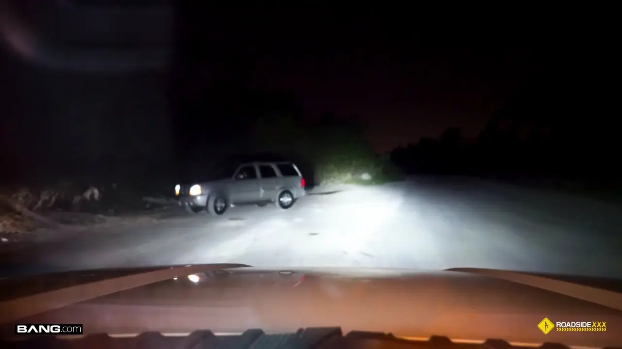 Melody Marks Gets Fucked On The Roadside