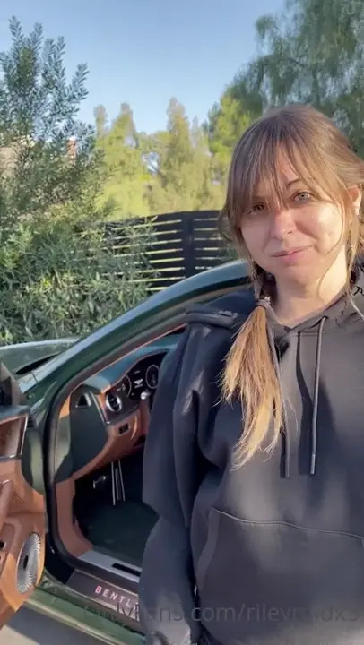 Riley Reid Gets Pulled Over And Fucks Her Way Out