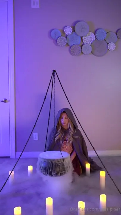 Horny Perri Piper Gets Drilled By Her Fuck Machine