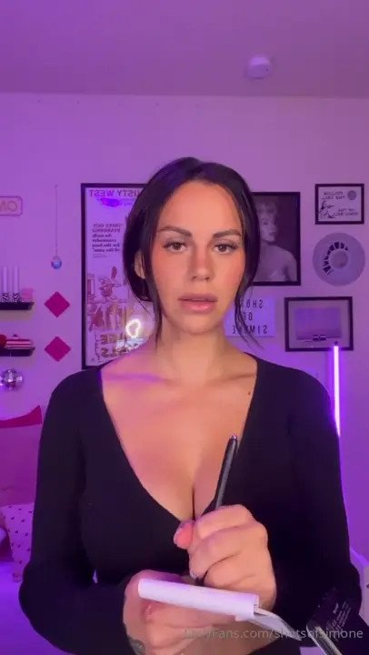 Shotsofsimone Gives A Blowjob To Her Dildo