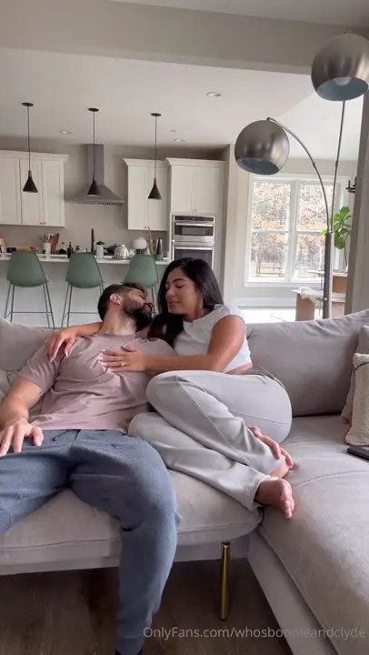 Whosbonnieandclyde Bounces On Her Man's Cock