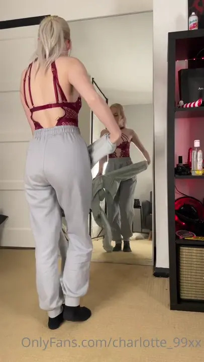 Babychar_x Receives A Creampie From Her Boyfriend
