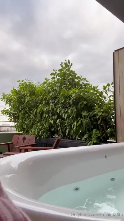 Mia Khalifa 40min Balcony Bathing Video Leaked