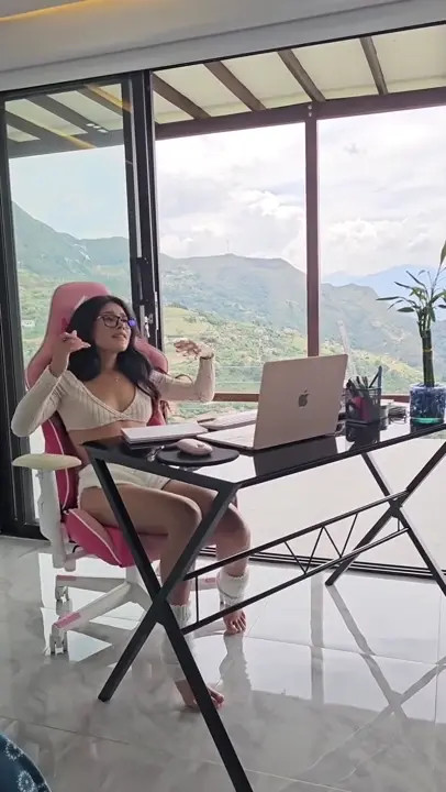 Stepbro Distracts Carolina Guerrero From Studying